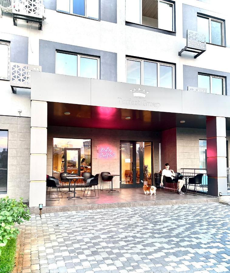 Sixkeys- Studiolebedinyy Kyiv Exterior photo